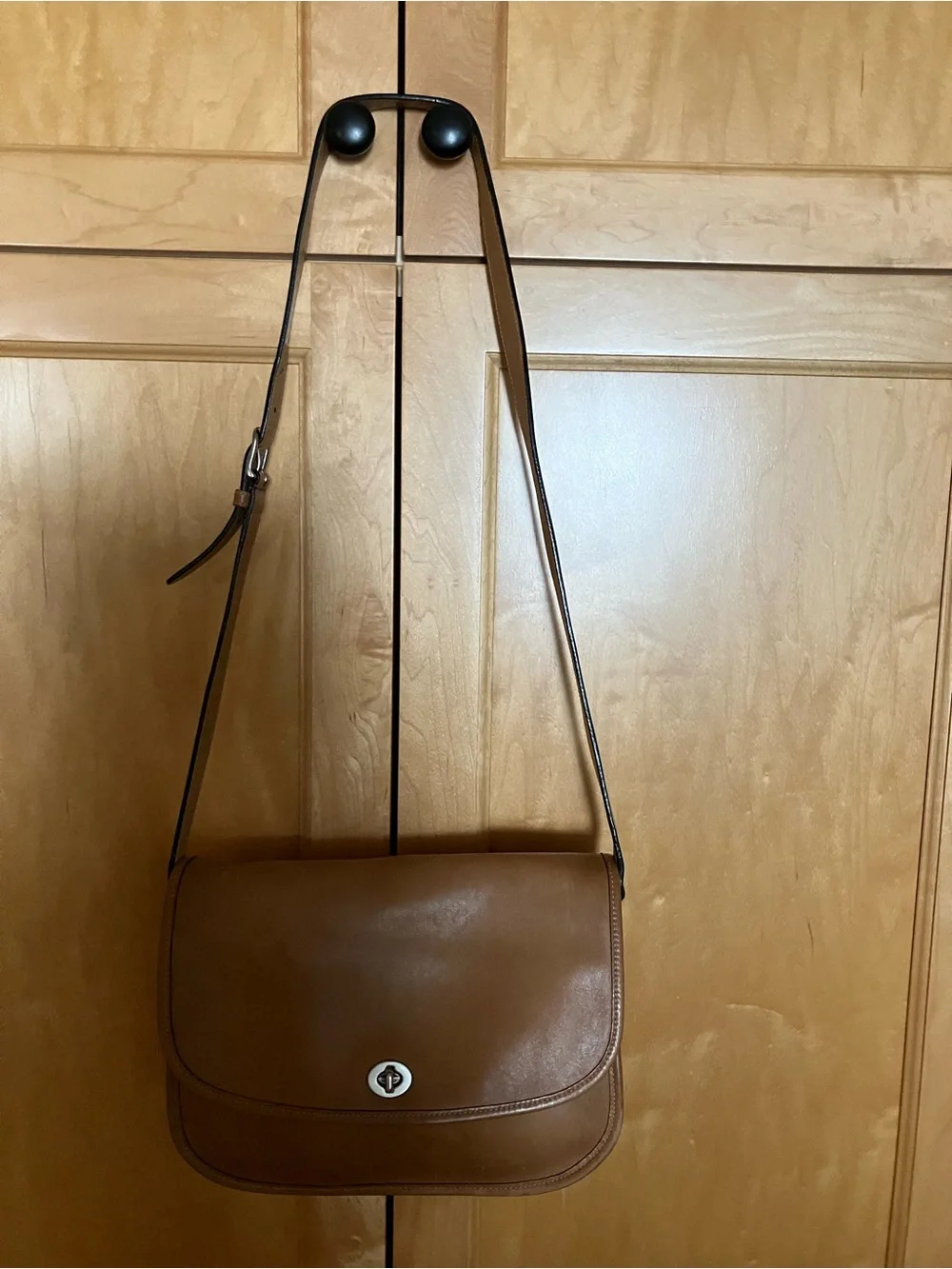 Vintage Coach City Bag 9790 British Tan Glove Tanned Leather Crossbody USA